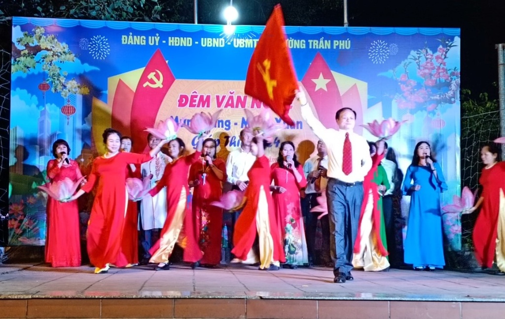Đảng ủy, HĐND, UBND, UB MTTQ phường Trần Phú đã tổ chức Đêm giao lưu văn nghệ mừng Đảng mừng Xuân...|https://tranphu.tpbacgiang.bacgiang.gov.vn/chi-tiet-tin-tuc/-/asset_publisher/M0UUAFstbTMq/content/-ang-uy-h-nd-ubnd-ub-mttq-phuong-tran-phu-a-to-chuc-em-giao-luu-van-nghe-mung-ang-mung-xuan-giap-thin-nam-2024-va-ky-niem-94-nam-ngay-thanh-lap-ang-co